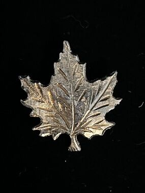 3 of the same price $20 Vintage Gold Tone Maple Leaf Brooch - Women Jewelry IGC